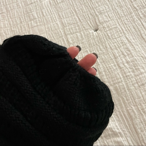 C.C California black beanie pony tail hat - Picture 4 of 8